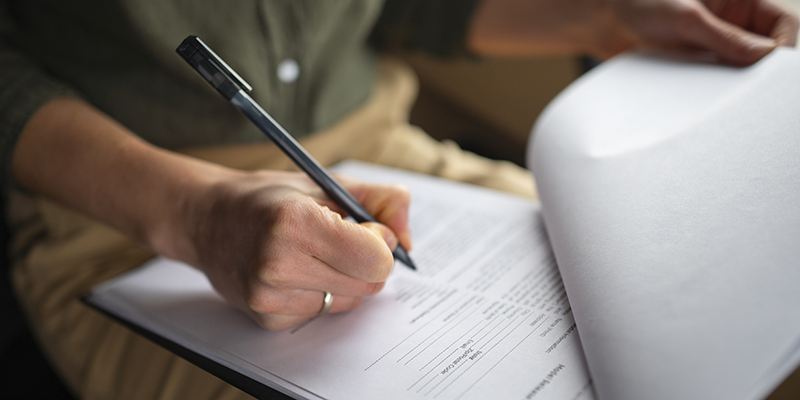 Organización de las bolsas de trabajo del profesorado interino en los centros educativos públicos de las diferentes comunidades
